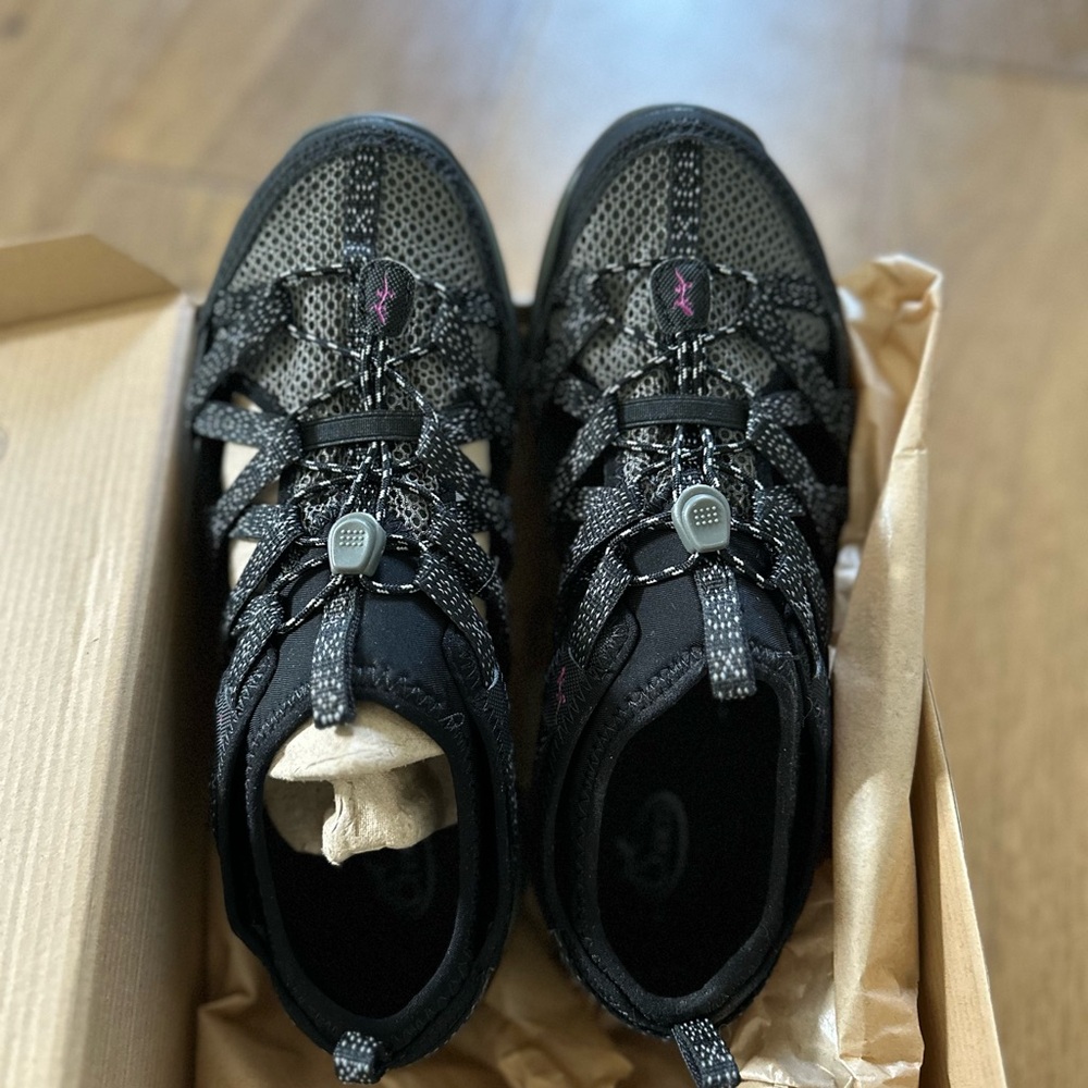 Chaco Women's Black and Gray Shoes